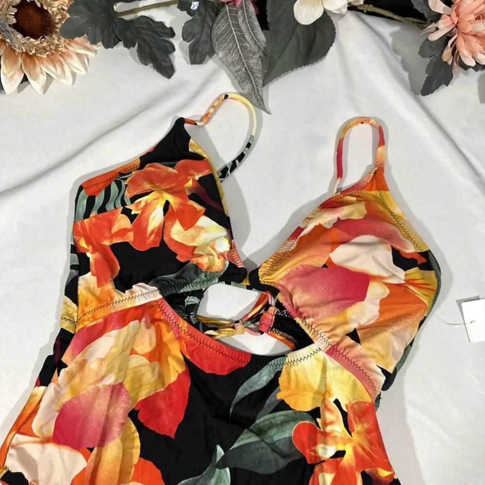 NEW $36 Shade & Shore [ Large ] Front Key hole One Piece Swimsuit Floral‎